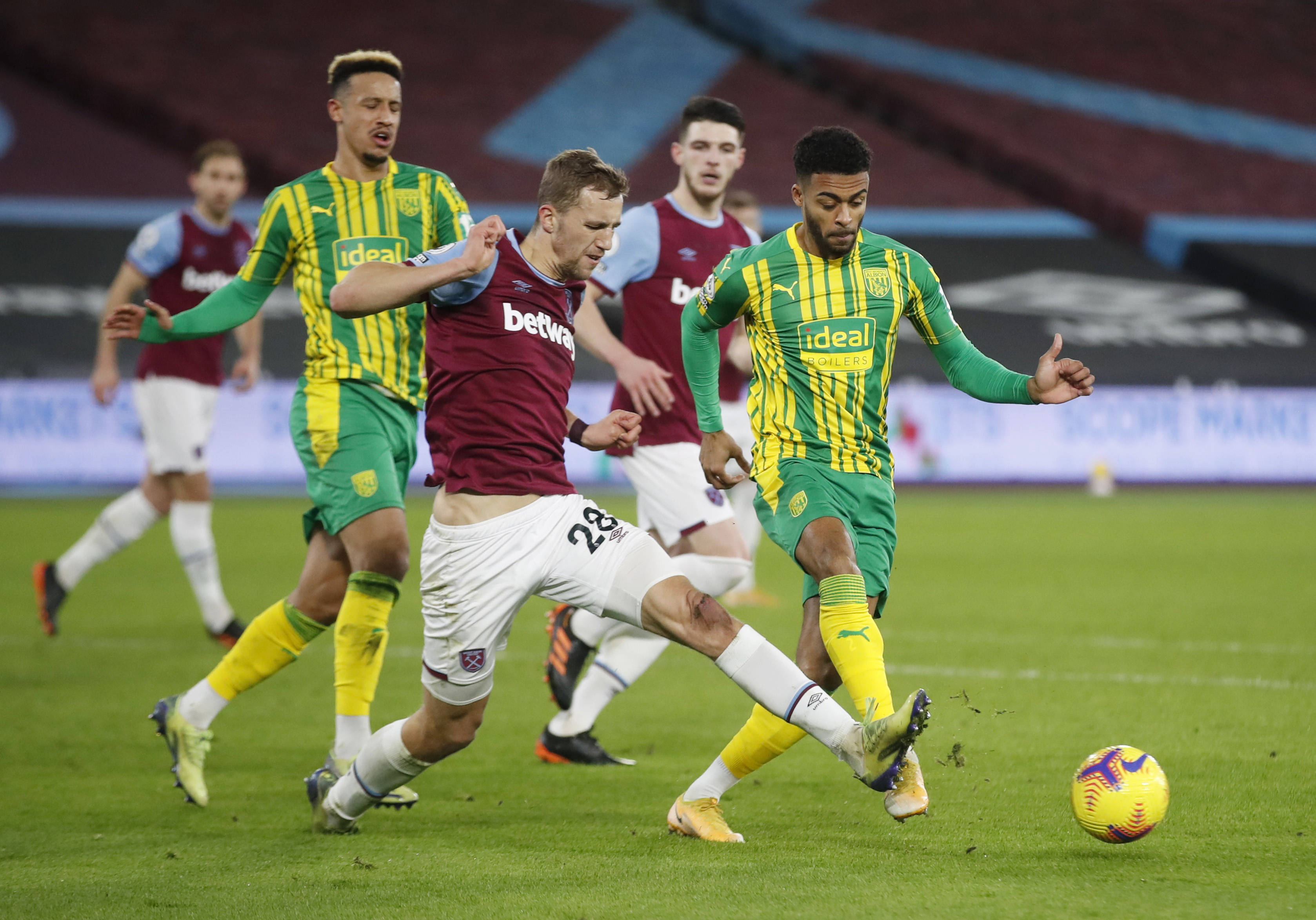 了后卫防守 了后卫防守